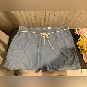 NWT St.John’s Bay Woman’s Shorts Midrise 3X